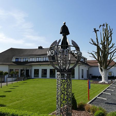 Hotel Monte Cristo Hoeselt Exterior photo