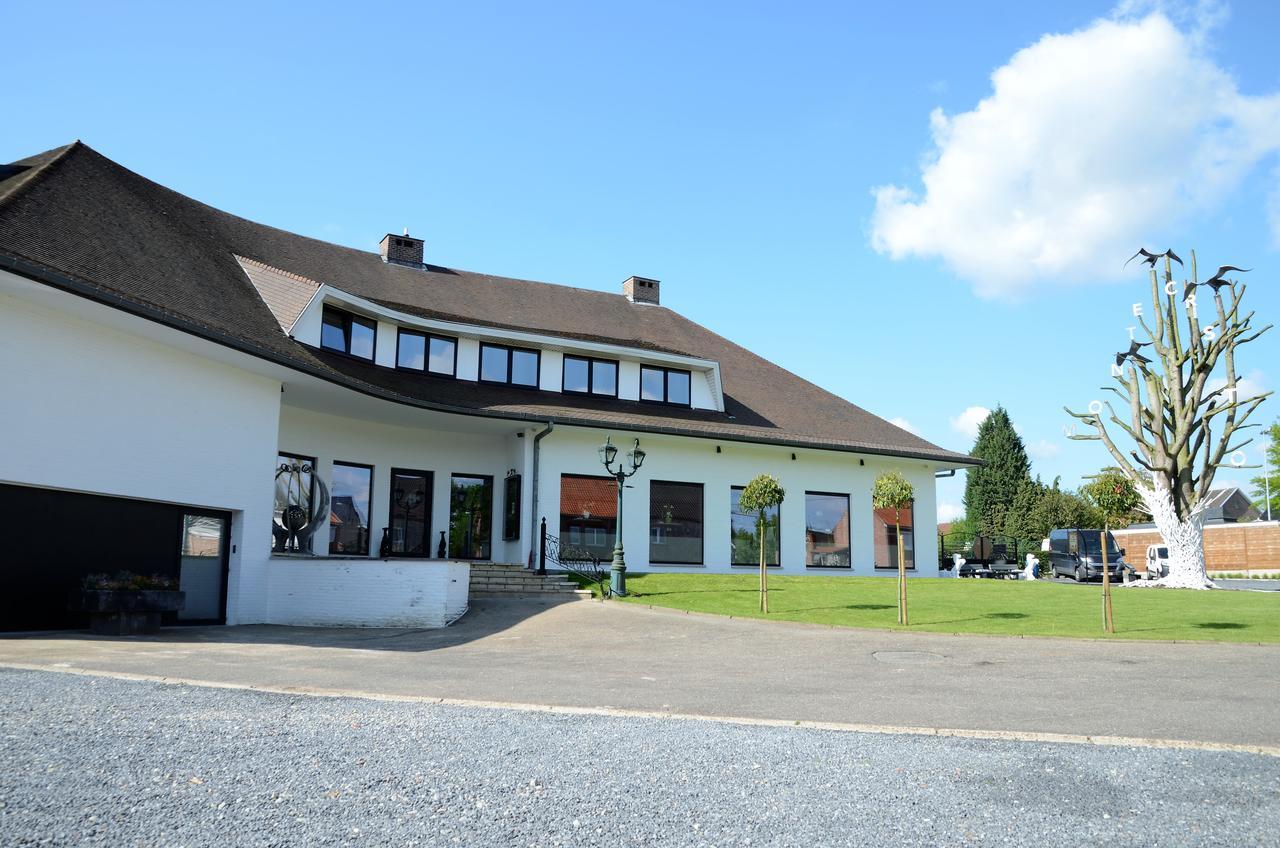 Hotel Monte Cristo Hoeselt Exterior photo