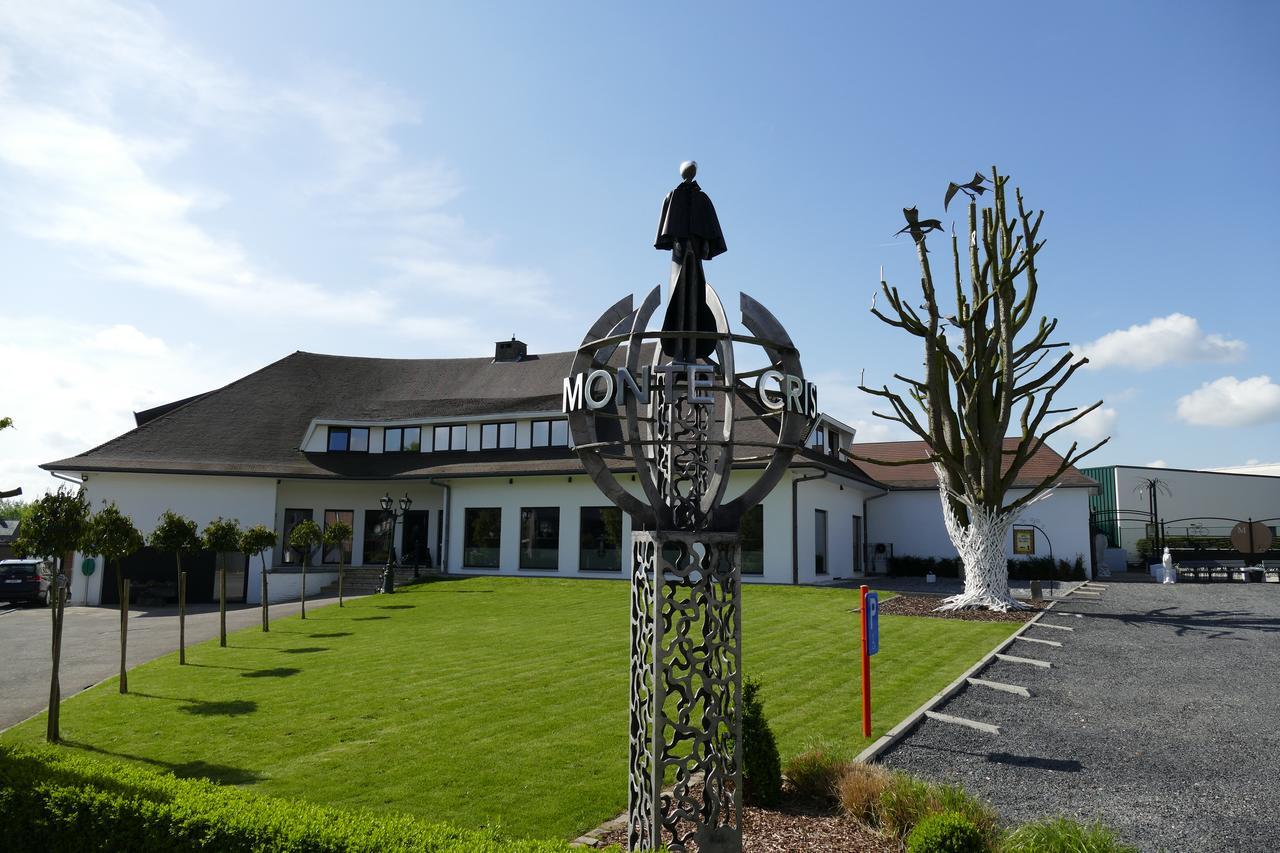 Hotel Monte Cristo Hoeselt Exterior photo